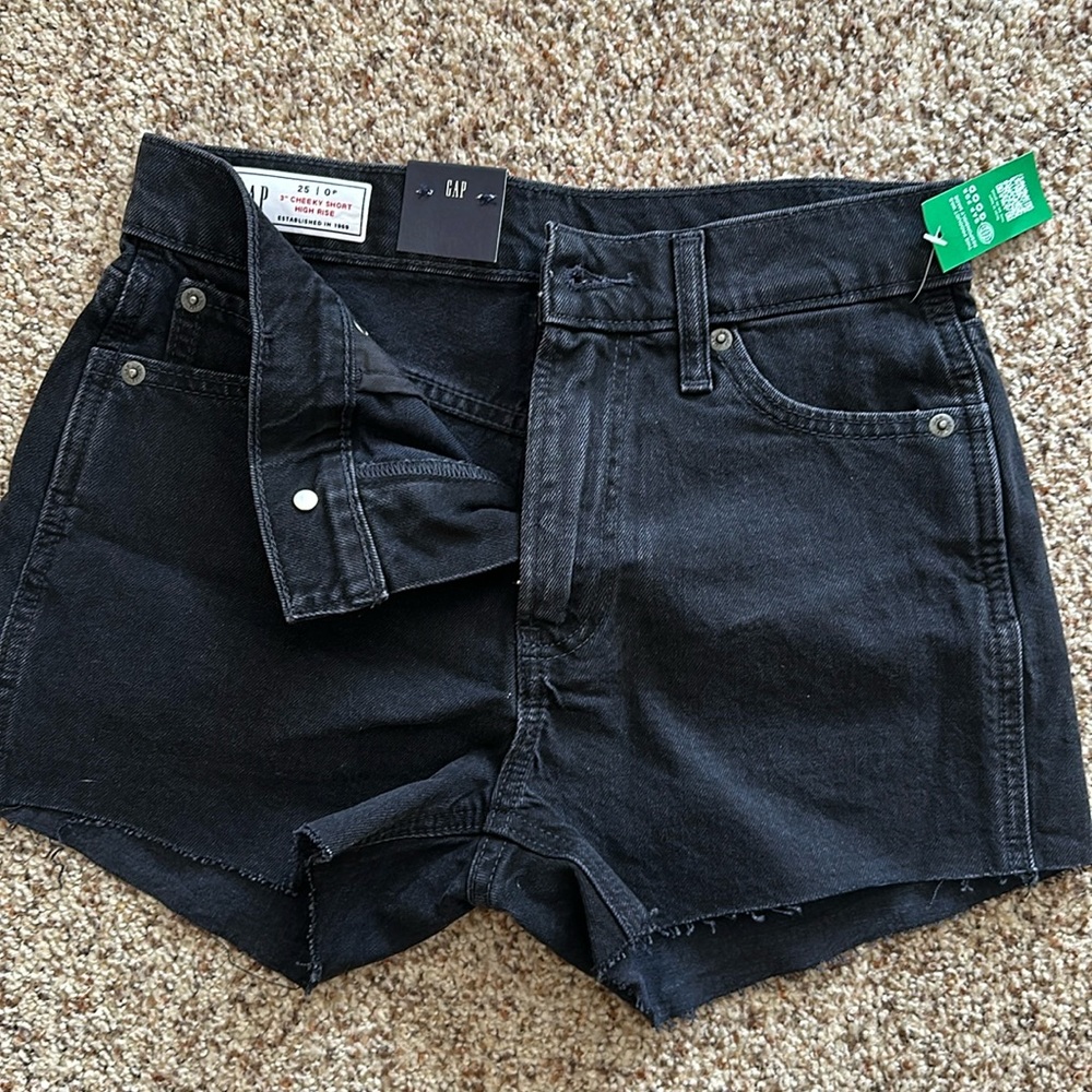 Gap 3” cheeky black shorts size 25 / 0P